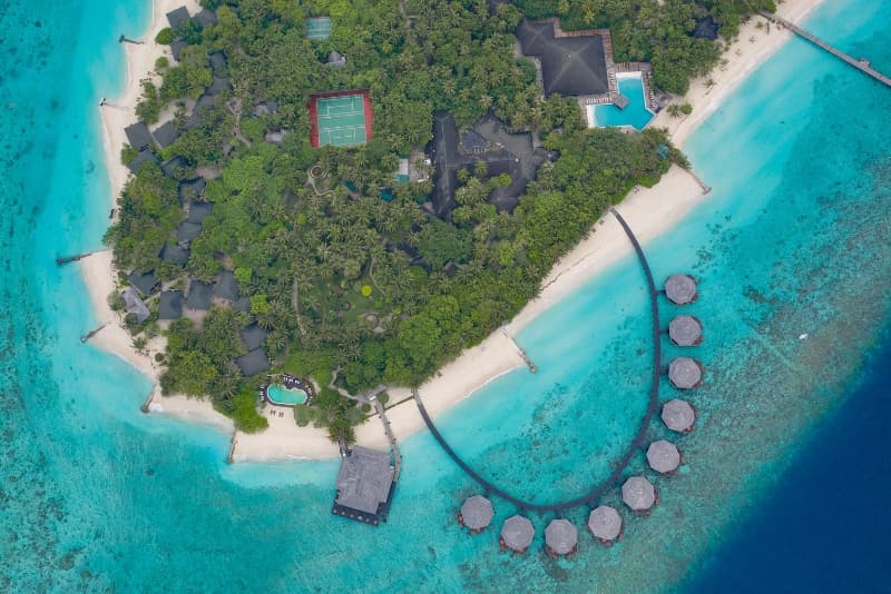 Adaaran Select Meedhupparu Maldives Package with 2N Ocean Villa 